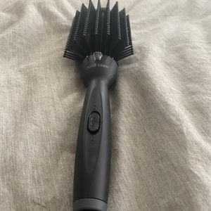 4 in 1 volumizing hot brush from Jose Eber